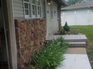 3120 W Highland Ct, Springfield, MO 65807