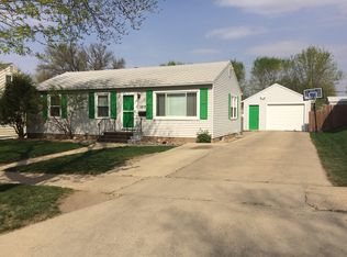 1513 8th St SW, Minot, ND 58701