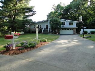 9 Birch Dr, New Windsor, NY 12553