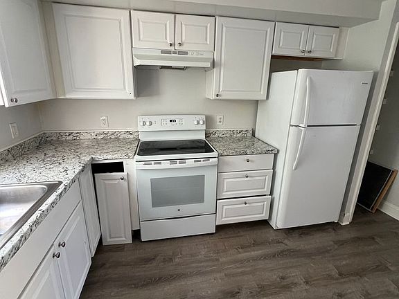 3rd image of 815-819 Ferry St #819-A