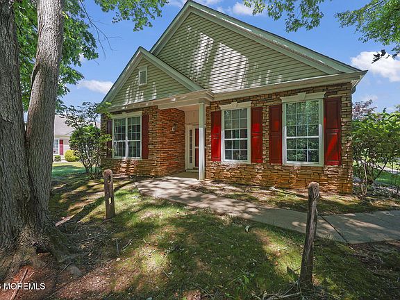 2nd image of 511 Skylark Drive #511