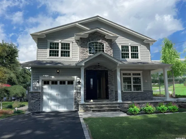546 Tremont Place, East Meadow, NY 11554