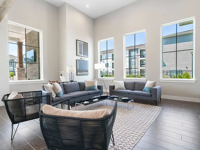 Sweetwater Leasing Office