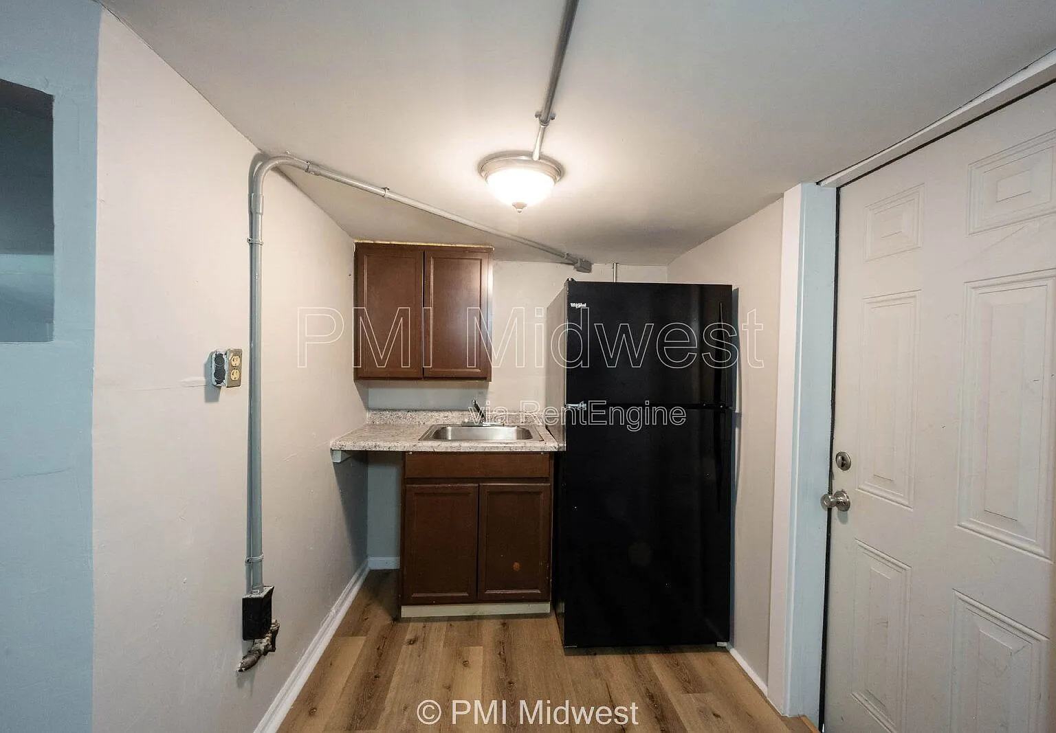 Studio, 1.0 bath, 768 sqft, $699 — Photo 3