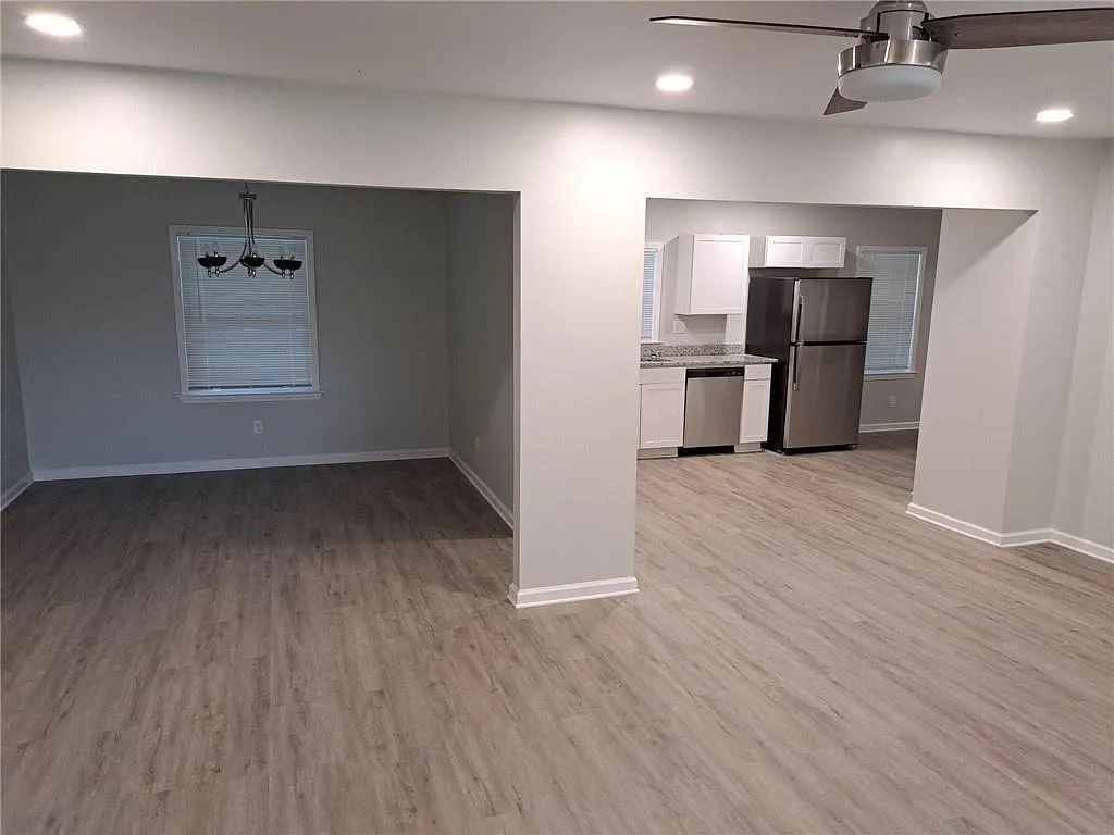 6 bed, 3.0 bath, 1602 sqft, $2,800 — Photo 3