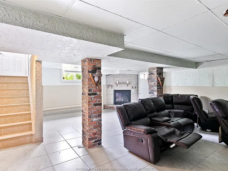 3200 Longfellow Ave #LOWER — Photo 2