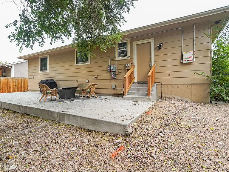 730 Beldon Dr — Photo 3