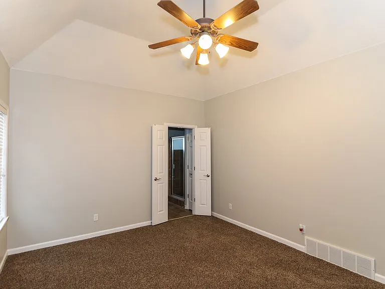 9921 Greenalder Cv N — Photo 8