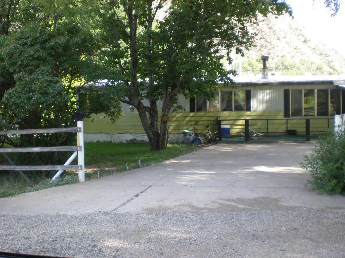 264 Apple Dr — Photo 1