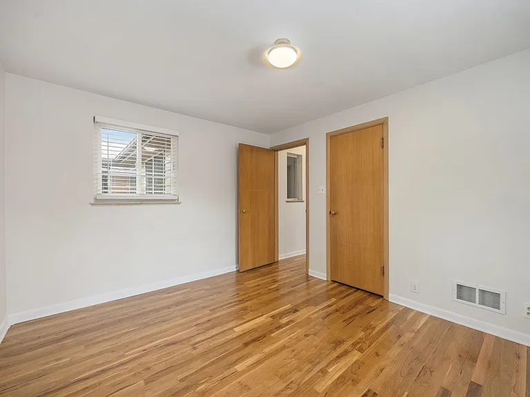 160 Circle Dr — Photo 2
