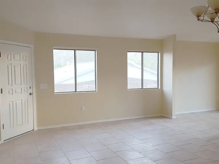 5040 S Maple Ct — Photo 8