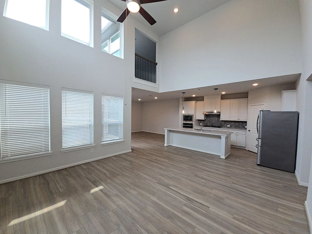 Building Photo - 9227 Dearborn Knoll Dr