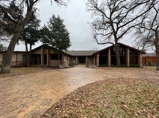1300 Broadmoor Ln, Irving, TX 75061