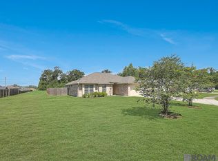 1310 Point Andrew Dr, Gonzales, LA 70737
