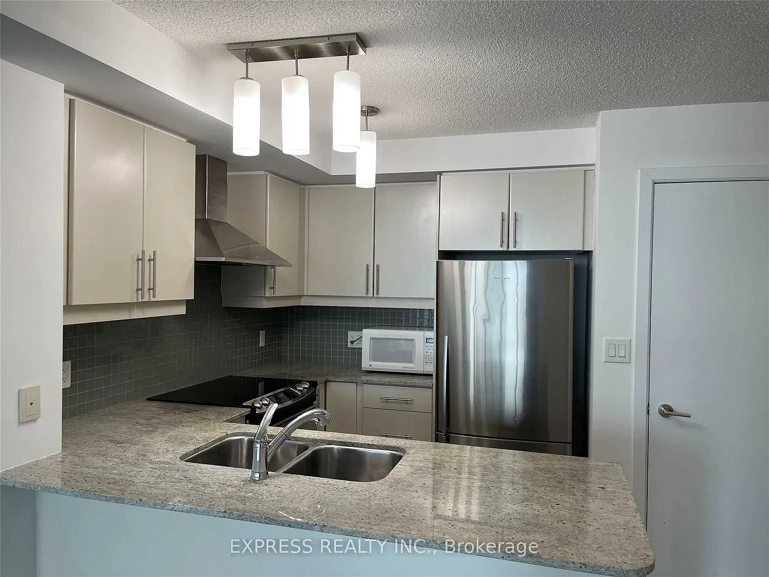 18 Harbour St — Photo 1