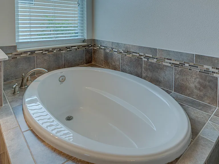 3723 Paradiso Cir — Photo 25