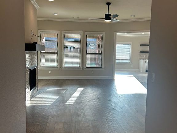 2nd image of 2404 Charles St