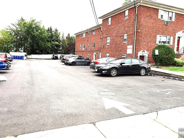 640 Franklin Ave #E-1 — Photo 11