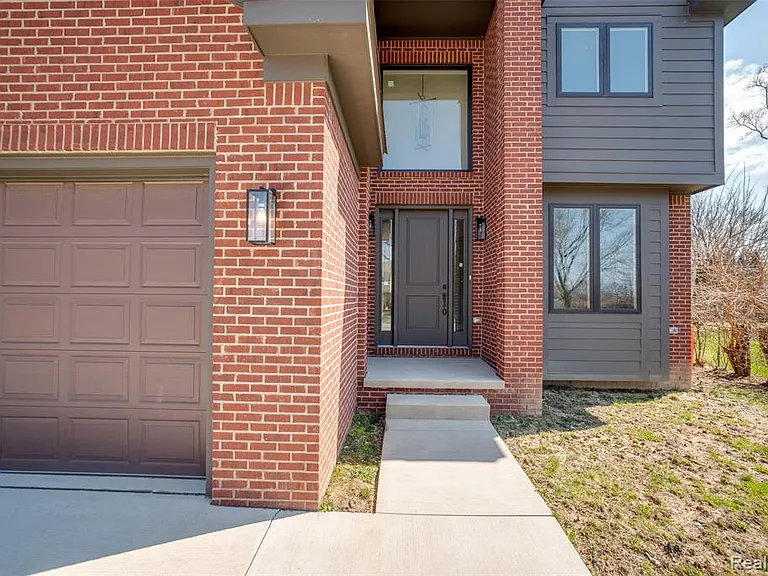 2921 Walsh Dr — Photo 59