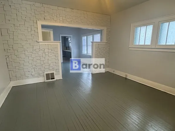 2526 Frederickson St, South Bend, IN 46628