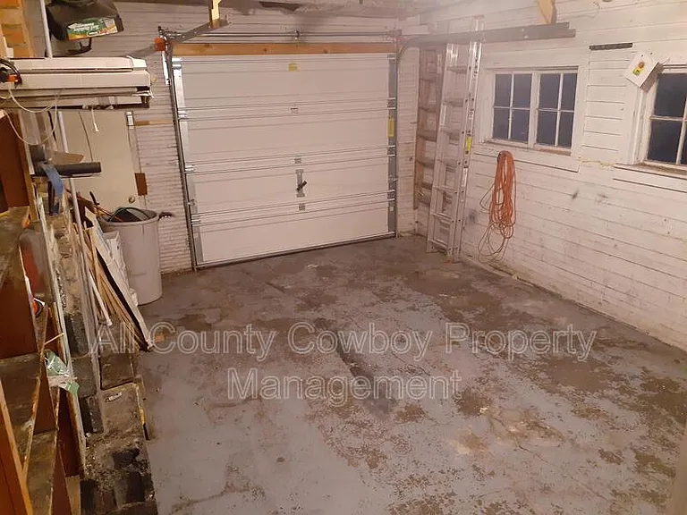 706 S 16th St — Photo 11