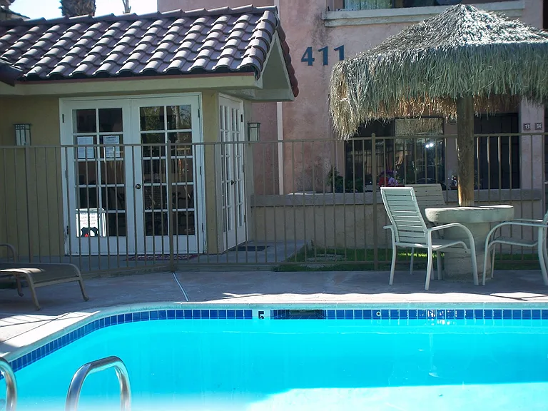 Los Olivos Apartments — Photo 43
