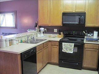 3rd image of 209 Blue Heron Cir