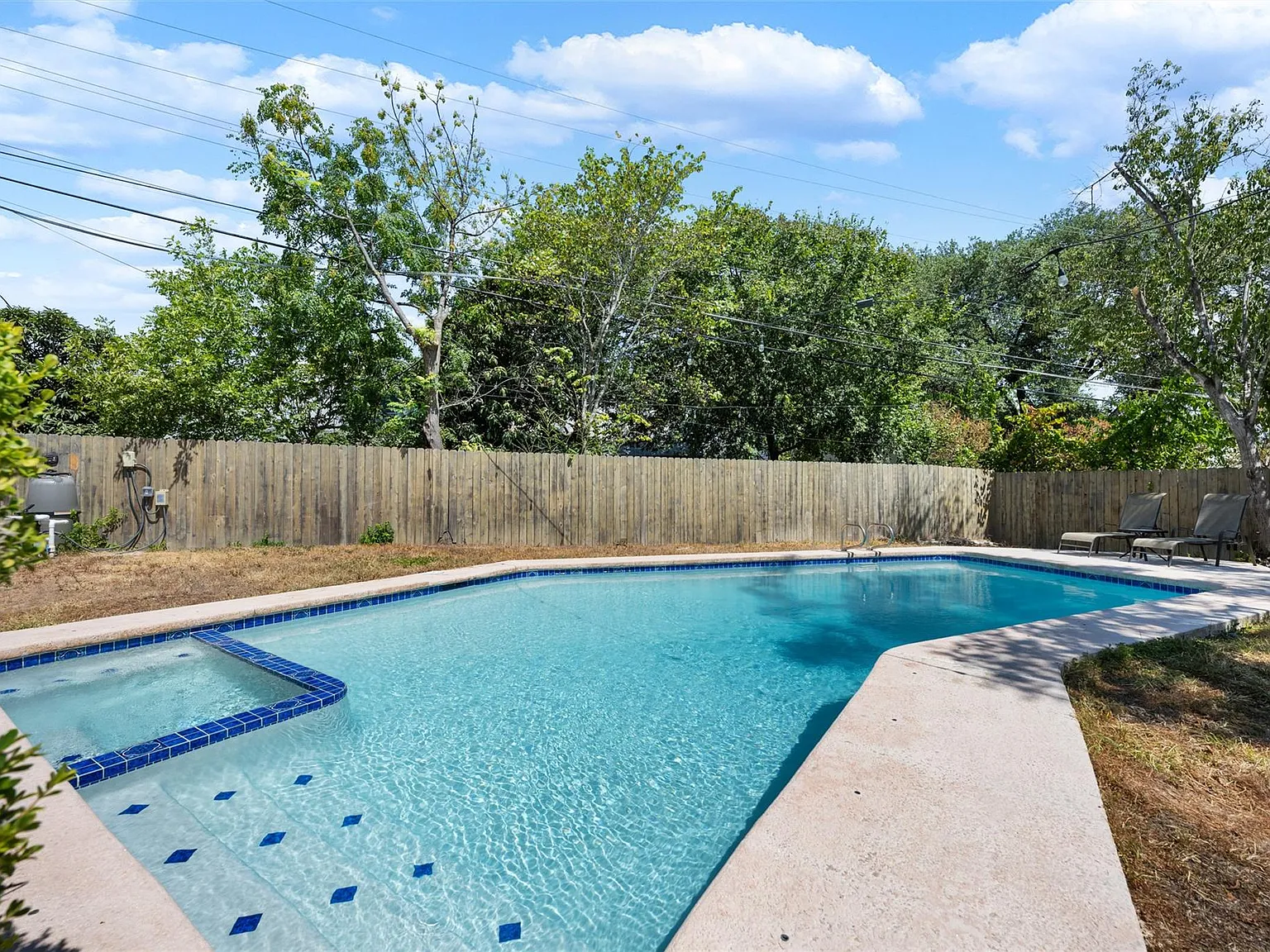 3 bed, 2.0 bath, 1572 sqft, $2,600 — Photo 1