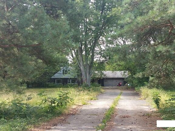 3rd image of 1391 Home Acre Dr