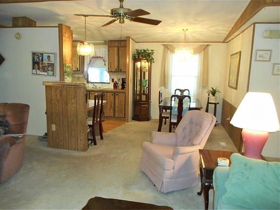 3rd image of 152 Jasmine Dr