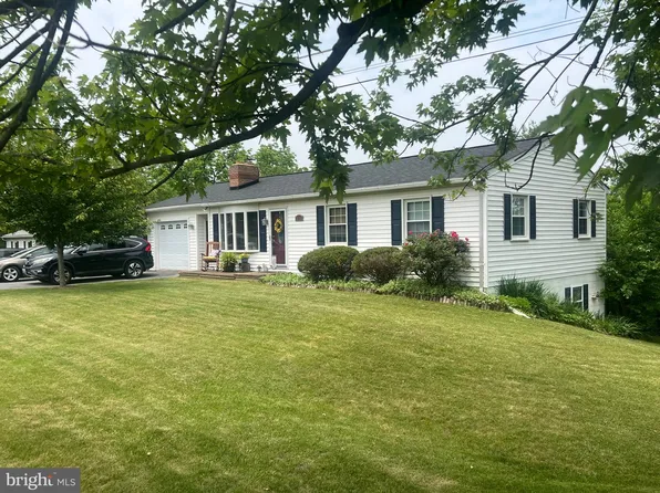 16208 Spade Rd, Hagerstown, MD 21740