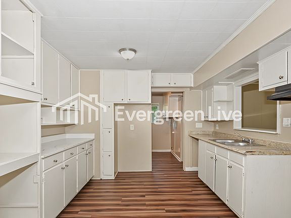 5th image of 3045 Brookdale St