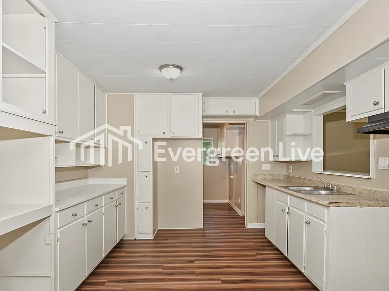 3045 Brookdale St — Photo 5