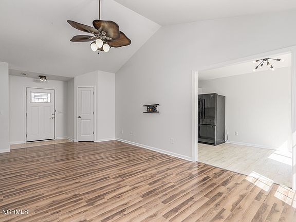 4th image of 216 Cherry Blossom Drive