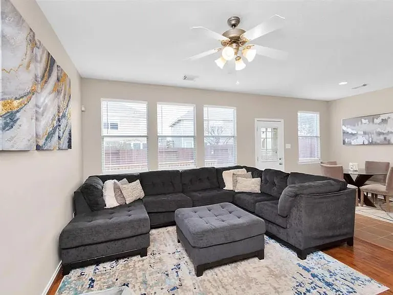 25247 Bentley Glen Ln — Photo 3