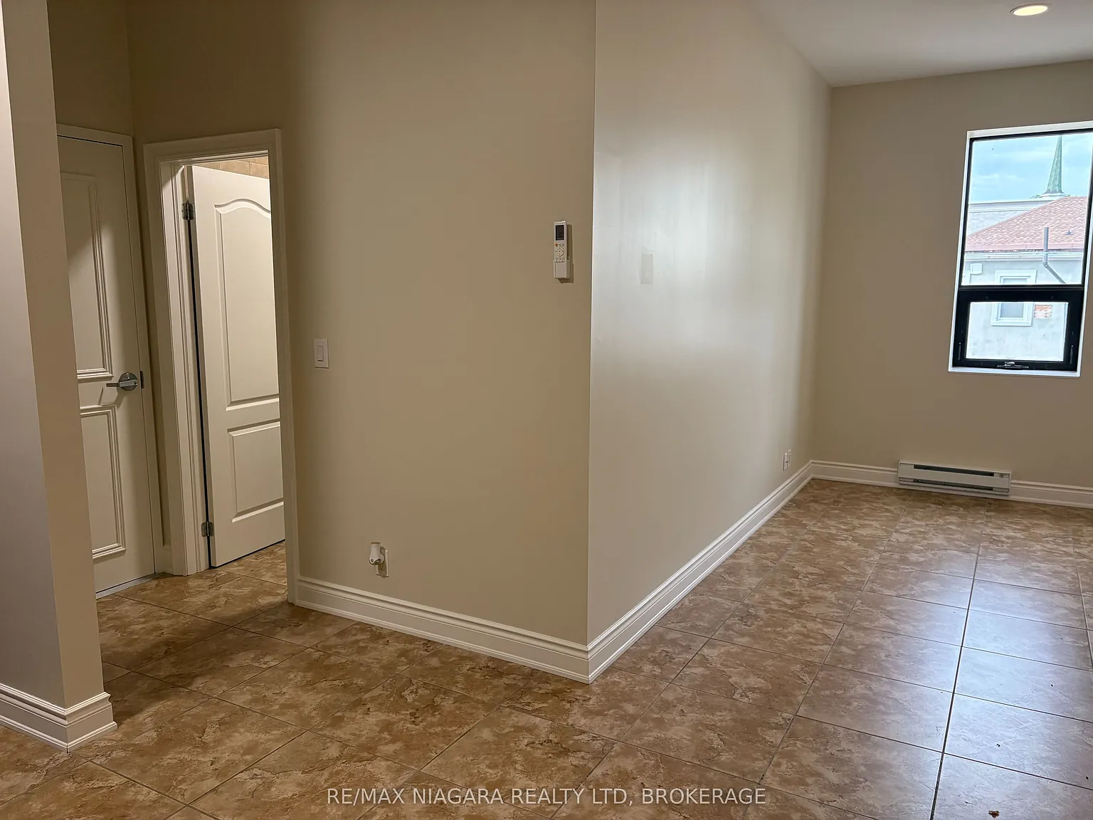 2 bed, $1,400 — Photo 4