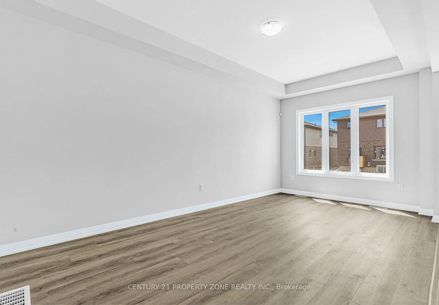 3 bed, $2,400 — Photo 4
