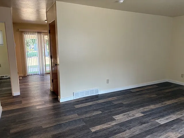 126 Saranac Dr — Photo 7