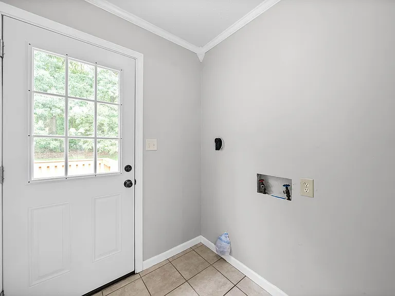 541 Donna Dr — Photo 14