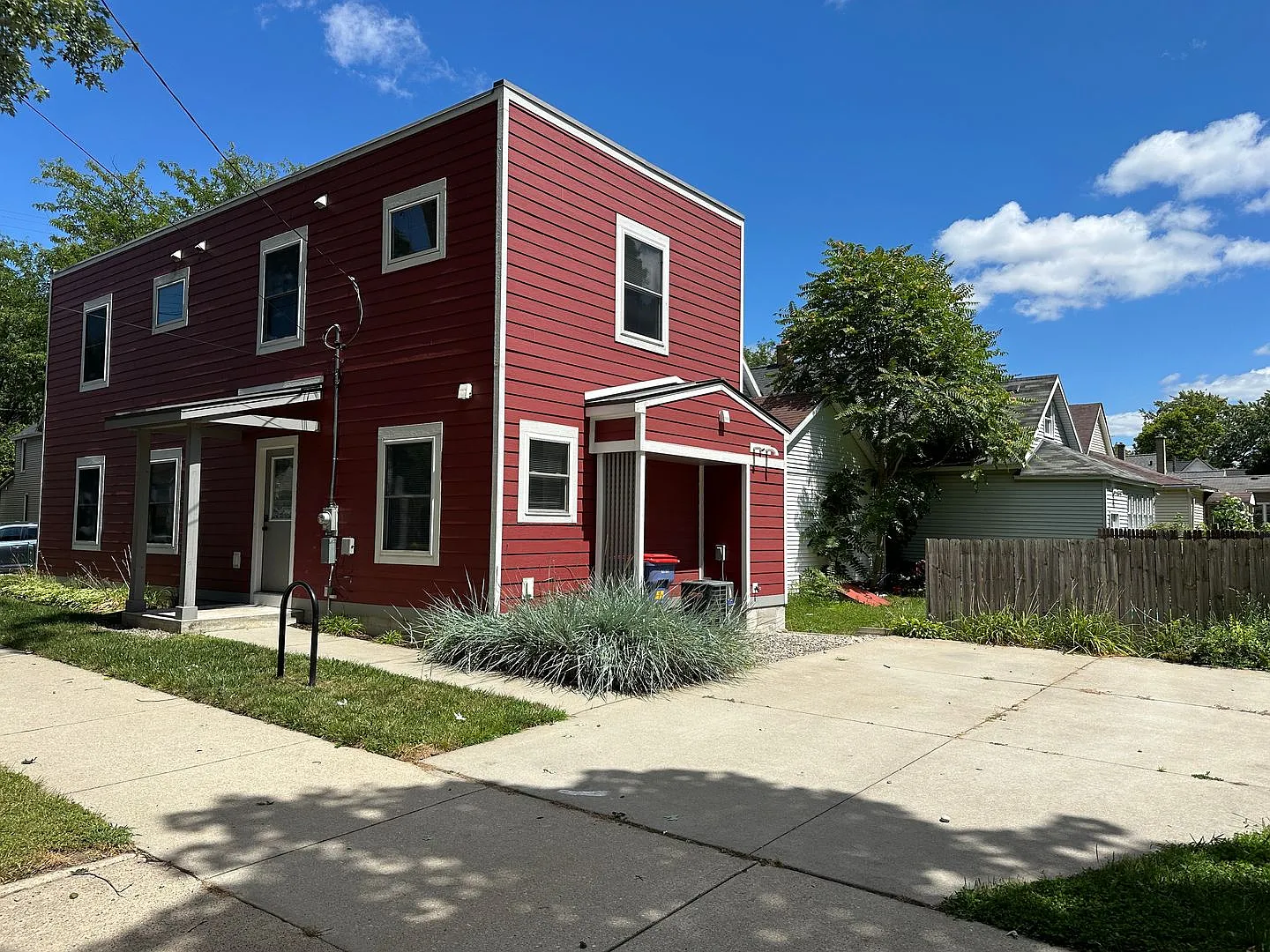 924 Dayton SW- Central air! Laundry! Lawn service included! — Photo 2