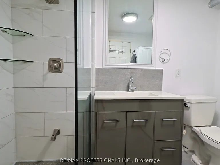 2688 Sherhill Dr #LOWER — Photo 9
