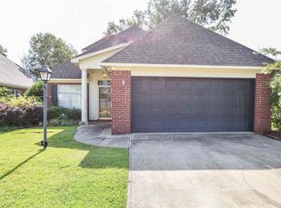 136 Oakleigh Dr, Clinton, MS 39056