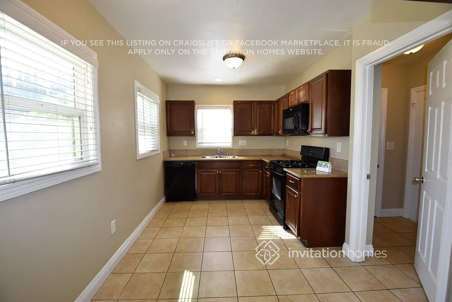1221 E Roosevelt Rd Long Beach, CA 90807 — Photo 4