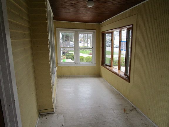 2nd image of 1642 Orchard St
