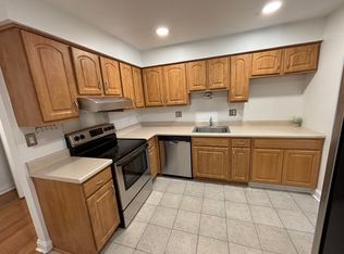 4528 Beau Monde Dr APT 206, Lisle, IL 60532