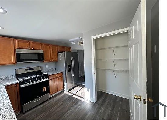 3rd image of 3503 Mount Pleasant Ave #Townhouse
