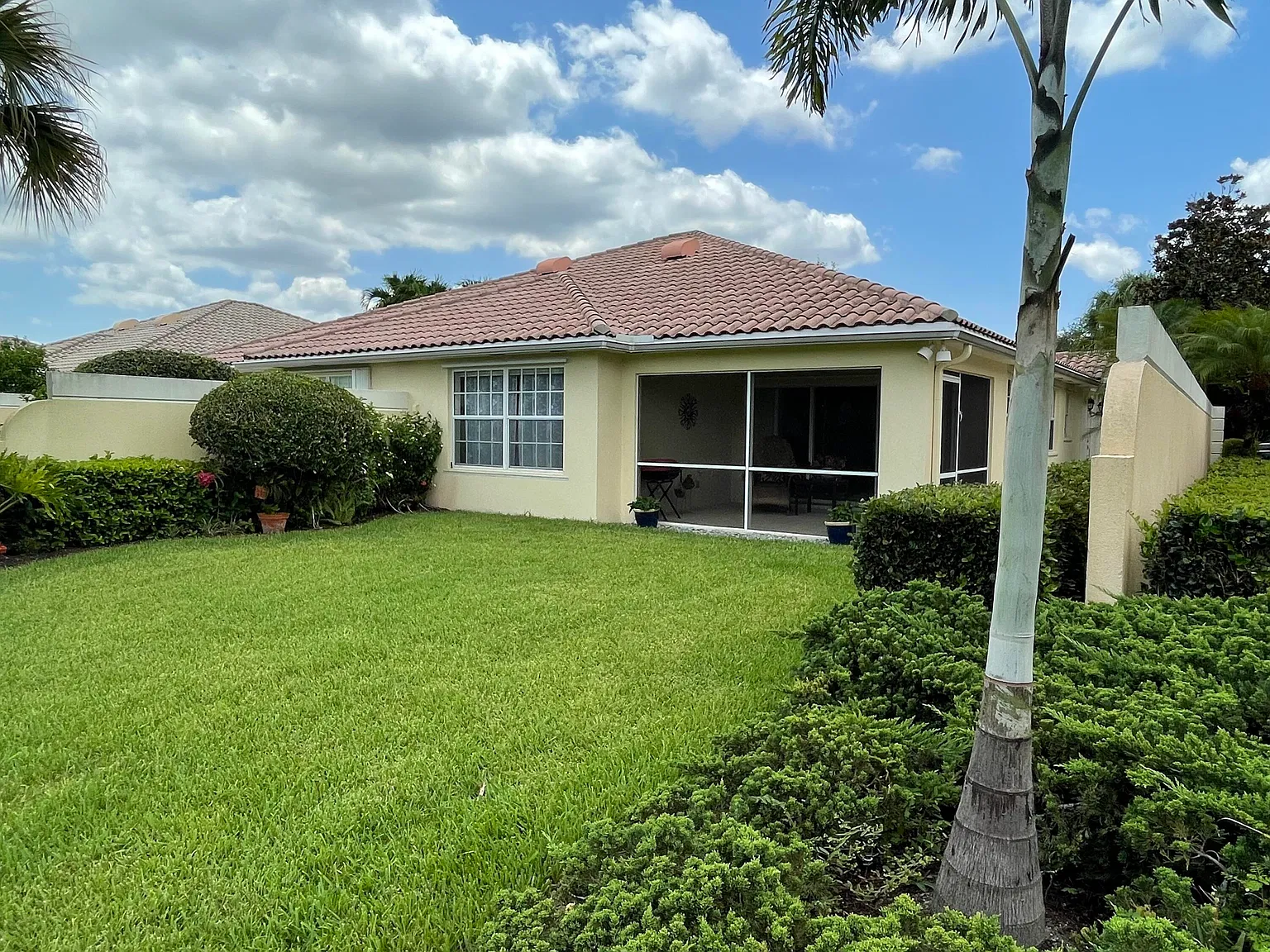 2 bed, 2.0 bath, 1526 sqft, $6,000 — Photo 2