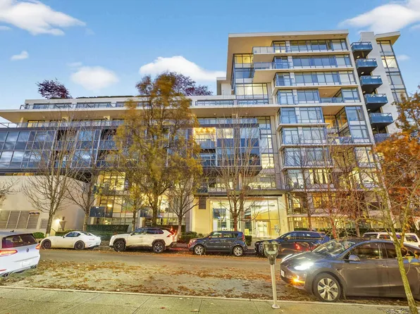 1777 W 7th Ave #210, Vancouver, BC V6J 0E5