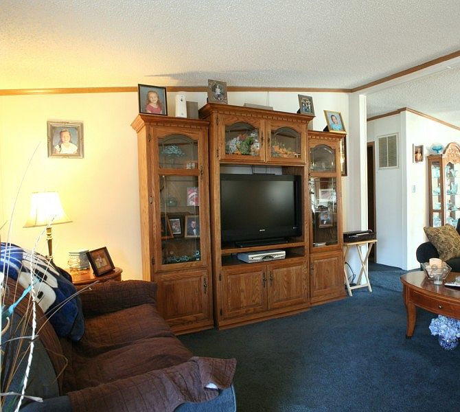 1st image of 12 Clear Meadows Ln
