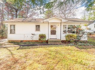 88 Blake Dr, Arden, NC 28704